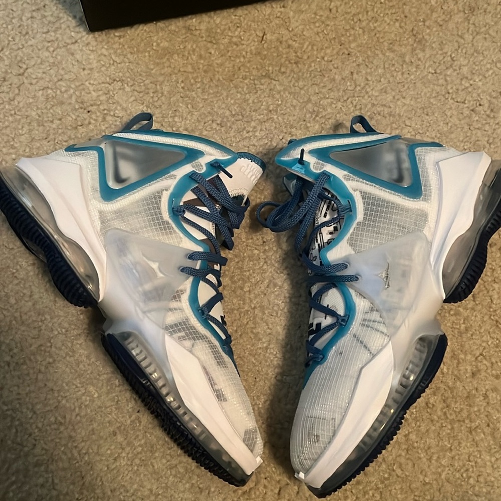 Lebron XIX sz 11